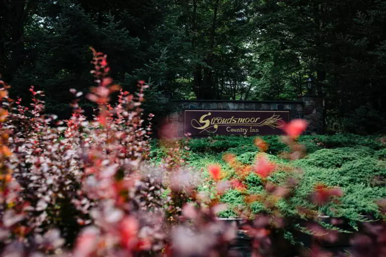 Stroudsmoor front sign - beautiful flowers
