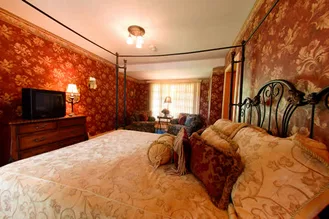 Stroudsmoor Country Inn - Stroudsburg - Wedding Resort - Cedar House Accommodations